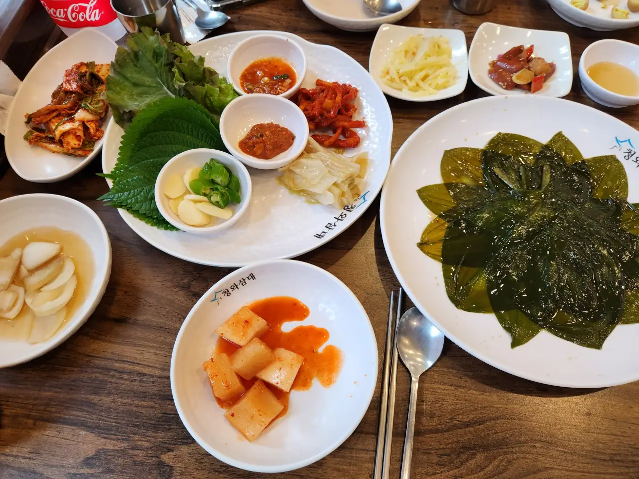 청와삼대 깊은 맛, 미묘한 조화가 어우러진 보쌈 맛집 추천 2 밑반찬