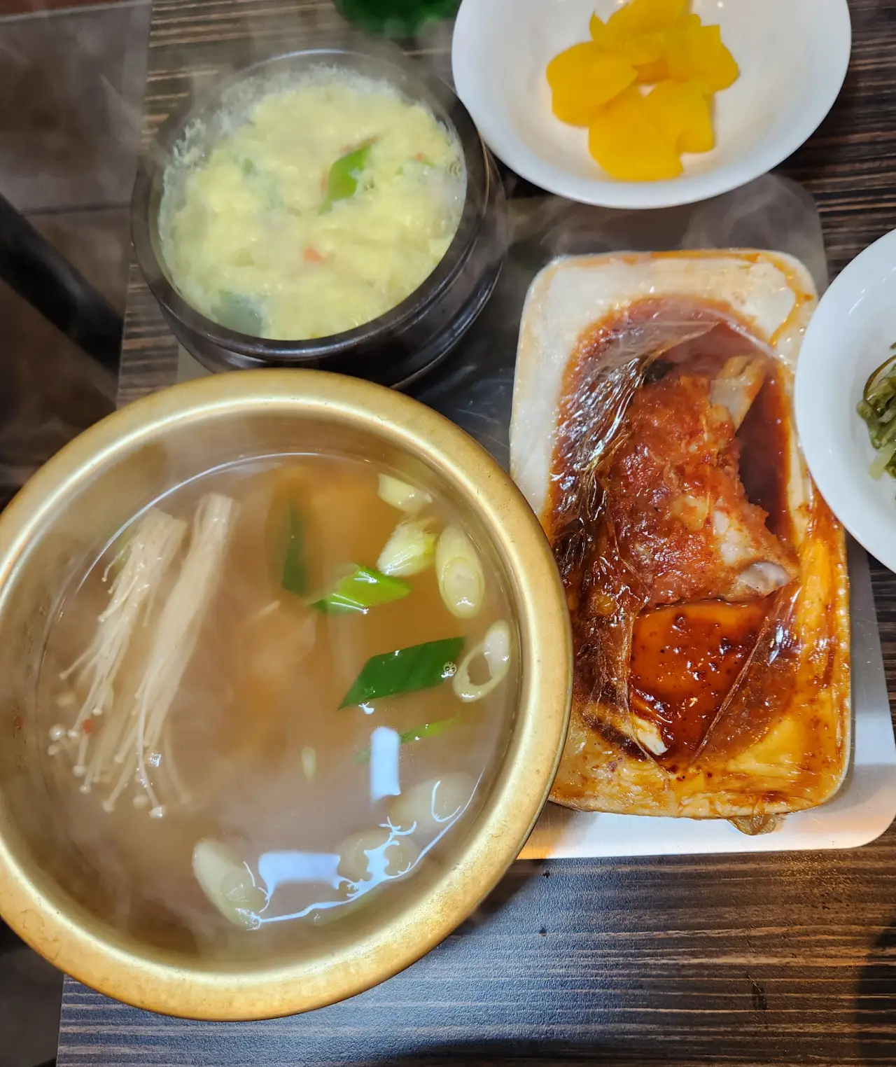 만년주먹구이 밑반찬