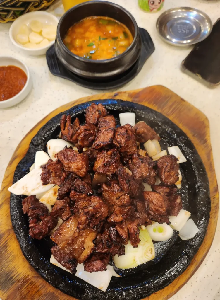 띠울석갈비 돼지석갈비