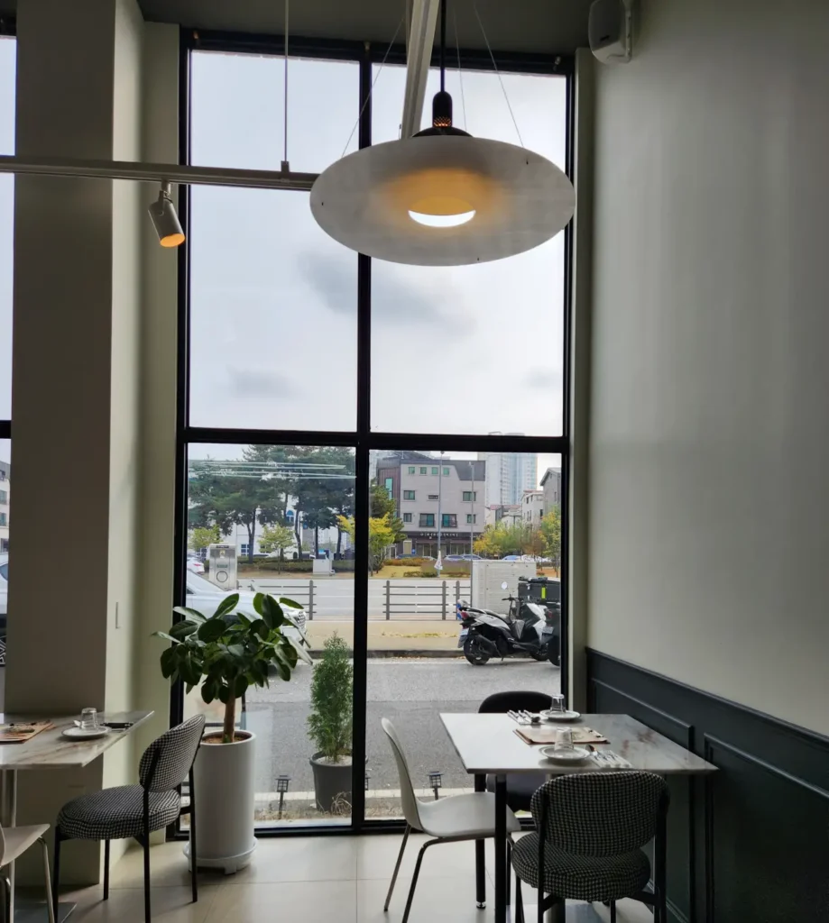 올데이태리 맛과 멋을 함께하는 상대동 파스타 맛집(11월 방문) 4 창문