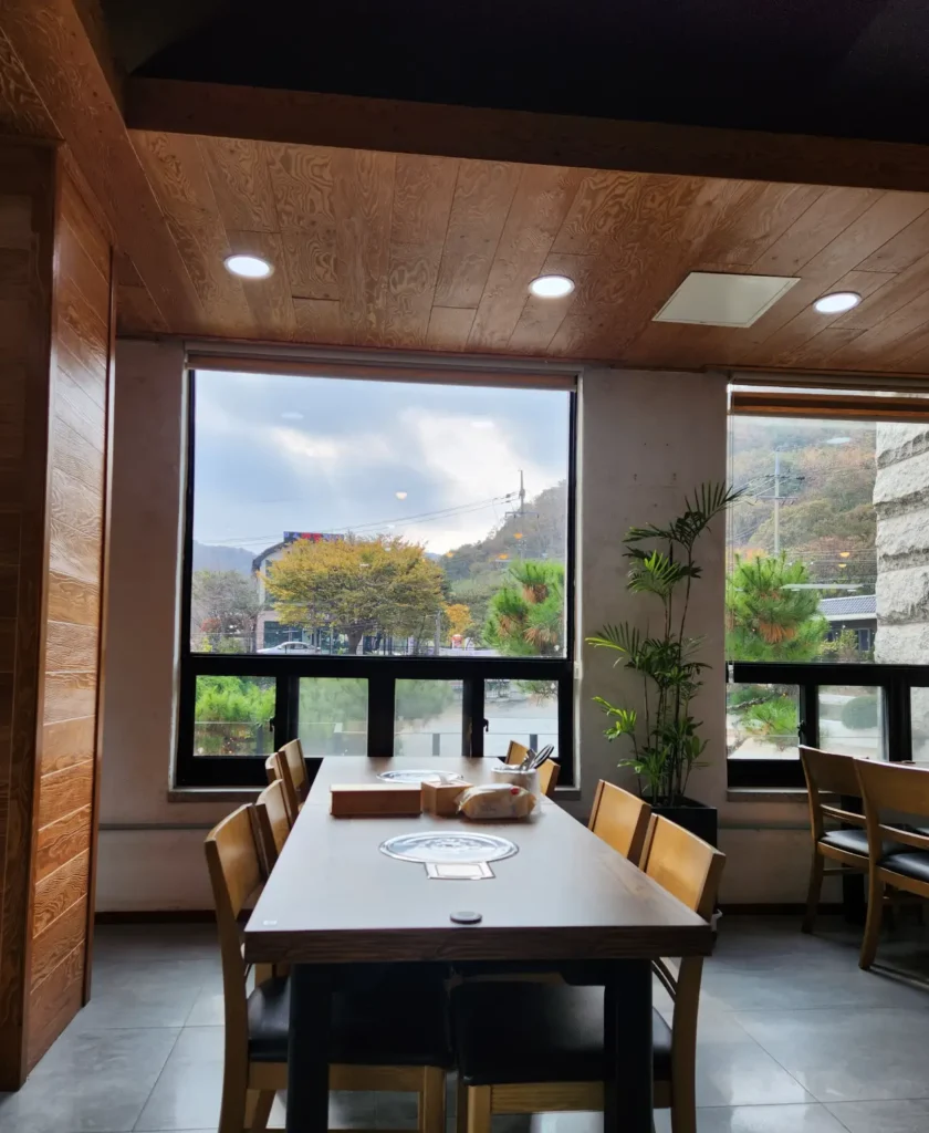 꼬막비빔밥 맛집 바다의 향과 맛을 담은 식당 밀목 3 20231101 105947