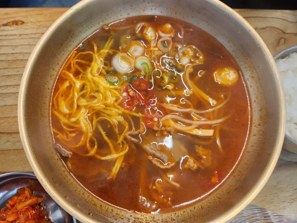 수덕사 인근 한우로 만든 다양한 음식이 있는 수덕산맥 7 수덕사 수덕산맥 한우육개장