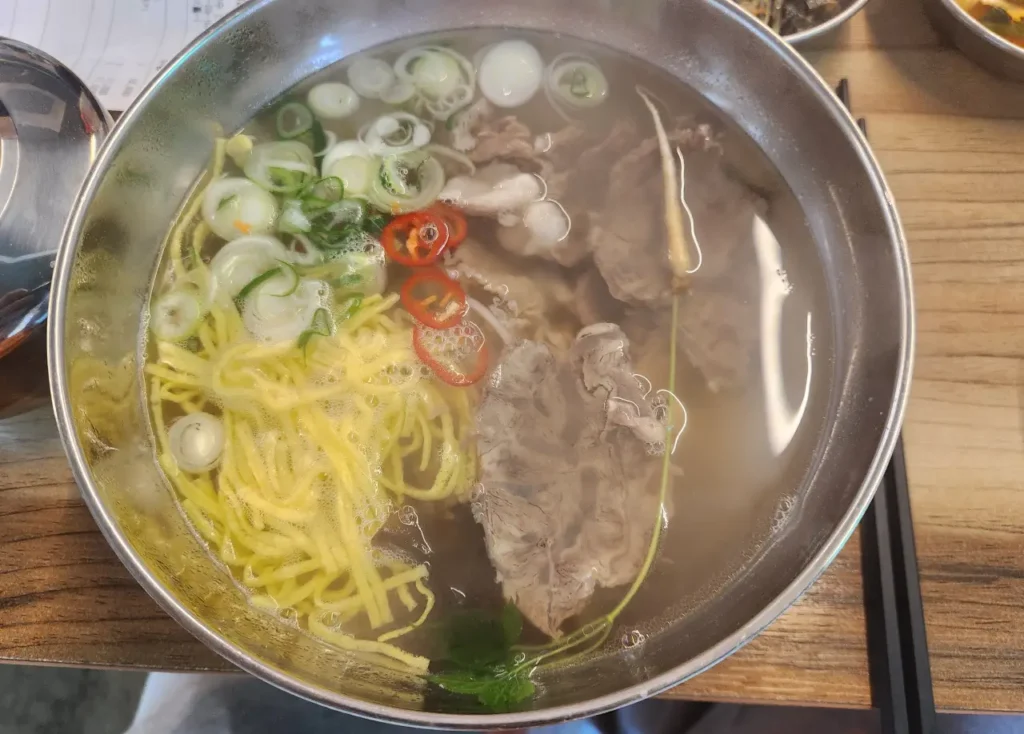 수덕사 인근 한우로 만든 다양한 음식이 있는 수덕산맥 8 수덕사 수덕산맥 한우탕