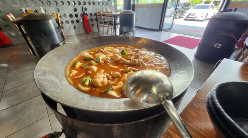 솥뚜껑닭볶음탕 솥뚜껑으로 만드는 특별한 닭볶음탕 서산 해담솥뚜껑 1 20240502 115154