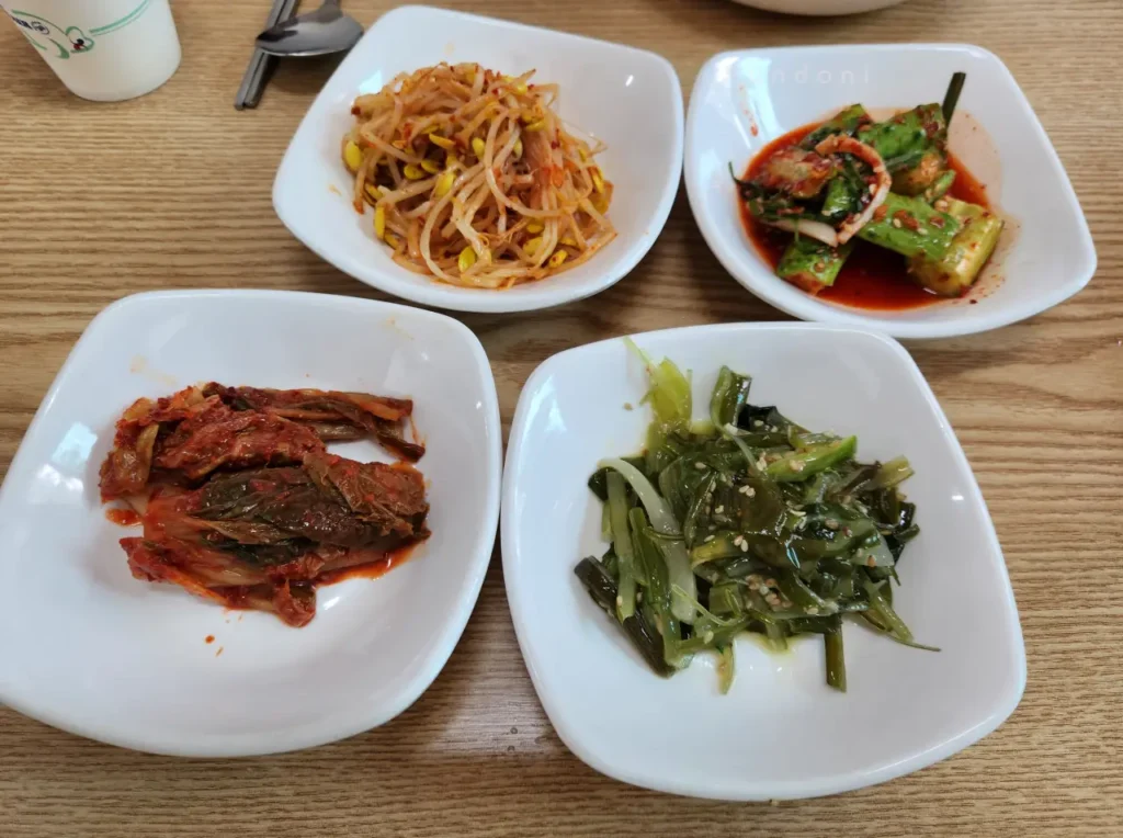 코스카CC 골프 라운드 후 큰곰집에서 즐긴 점심식사 3 코스카CC 인근 큰곰집 반찬