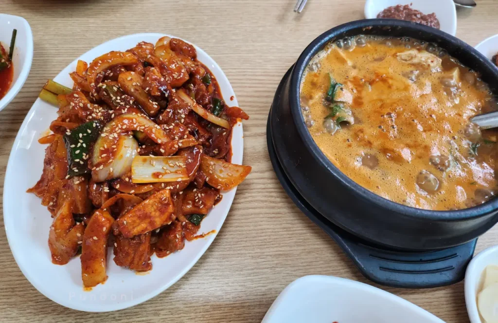 코스카CC 골프 라운드 후 큰곰집에서 즐긴 점심식사 6 코스카CC 인근 큰곰집 제육볶음, 청국장