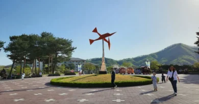 oakvalley valleyvillage plaza landmark