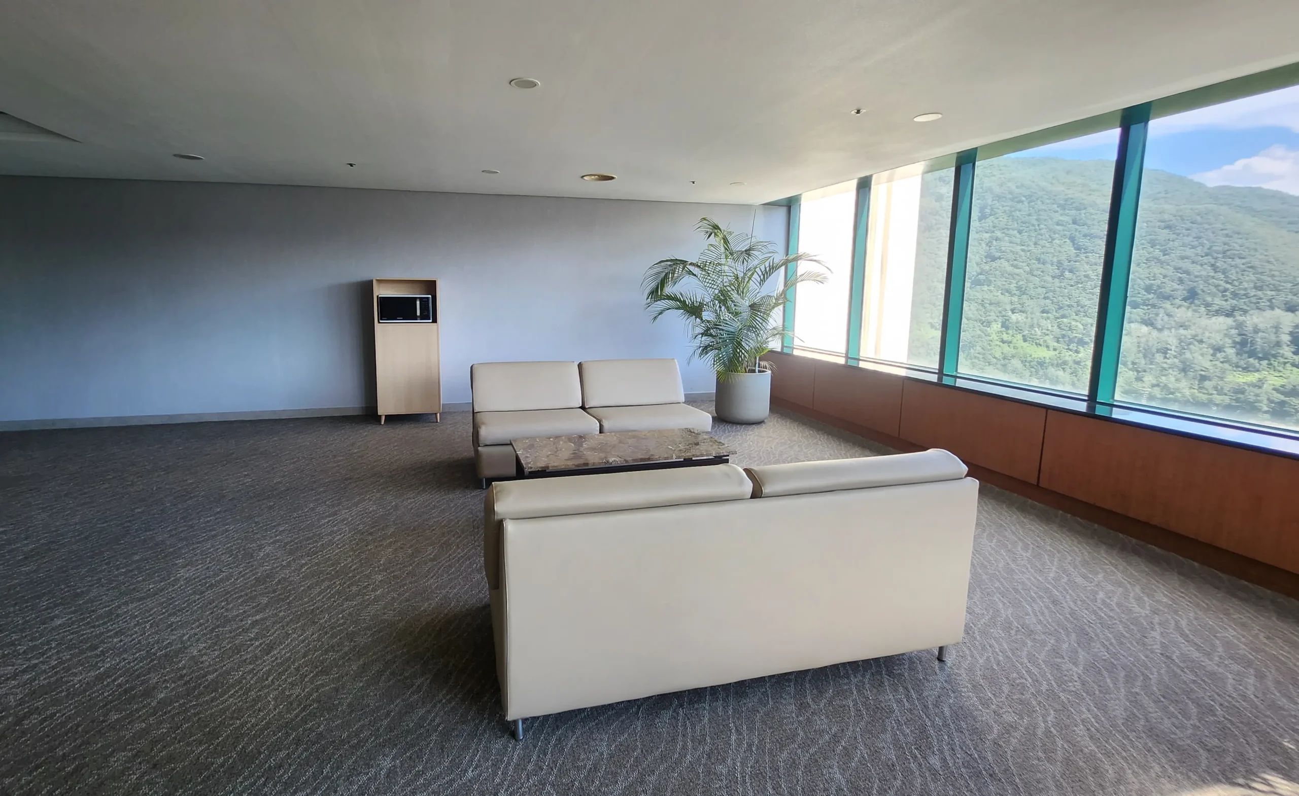 소노벨 단양 복도와 층 로비 휴식공간